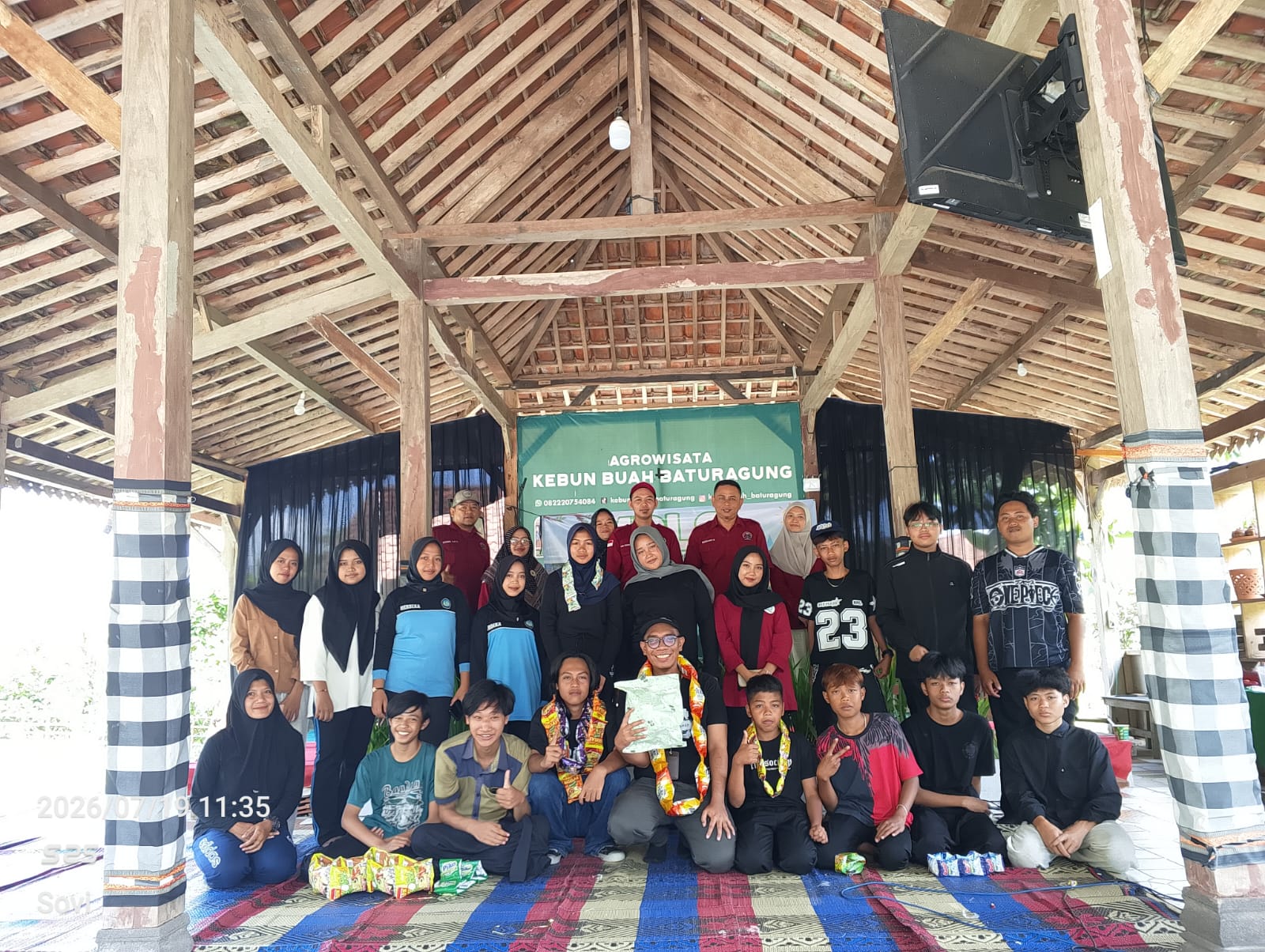 Usung Konsep Edukasi Alam, PKBM Permata Abadi Gelar MPLS 2026 di Kebun Buah Baturagung Baseh